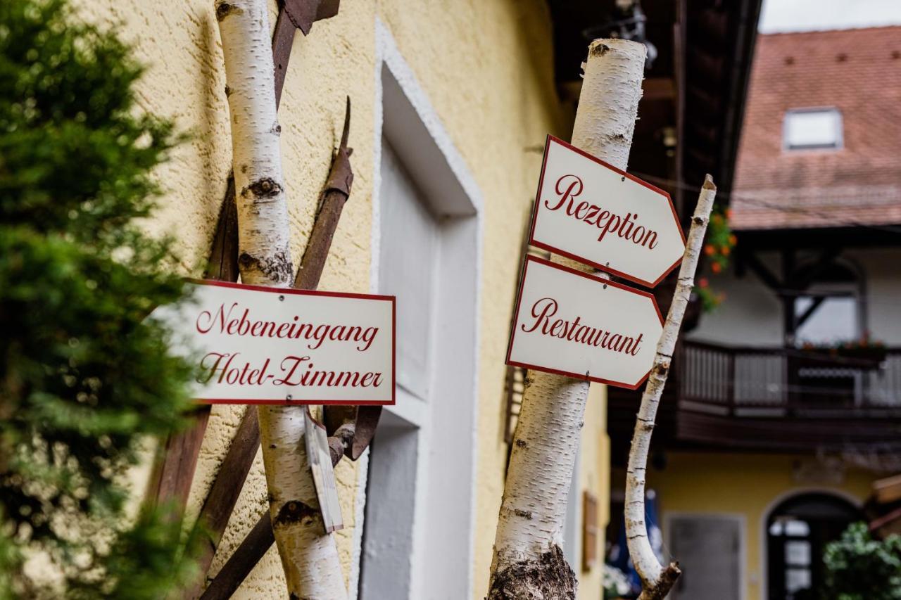 Hotel Bayrischer Loewe Osterhofen Eksteriør billede