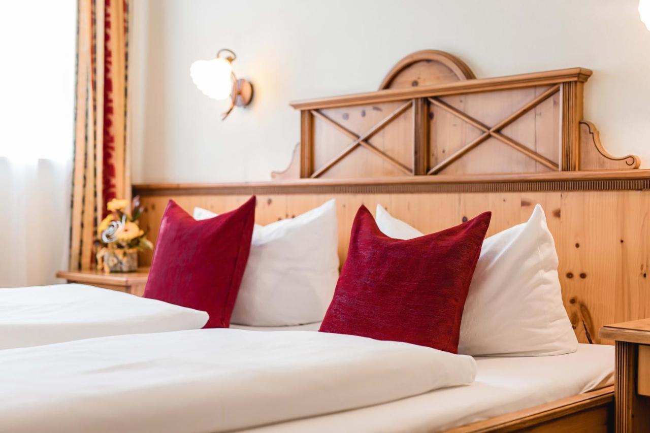 Hotel Bayrischer Loewe Osterhofen Eksteriør billede
