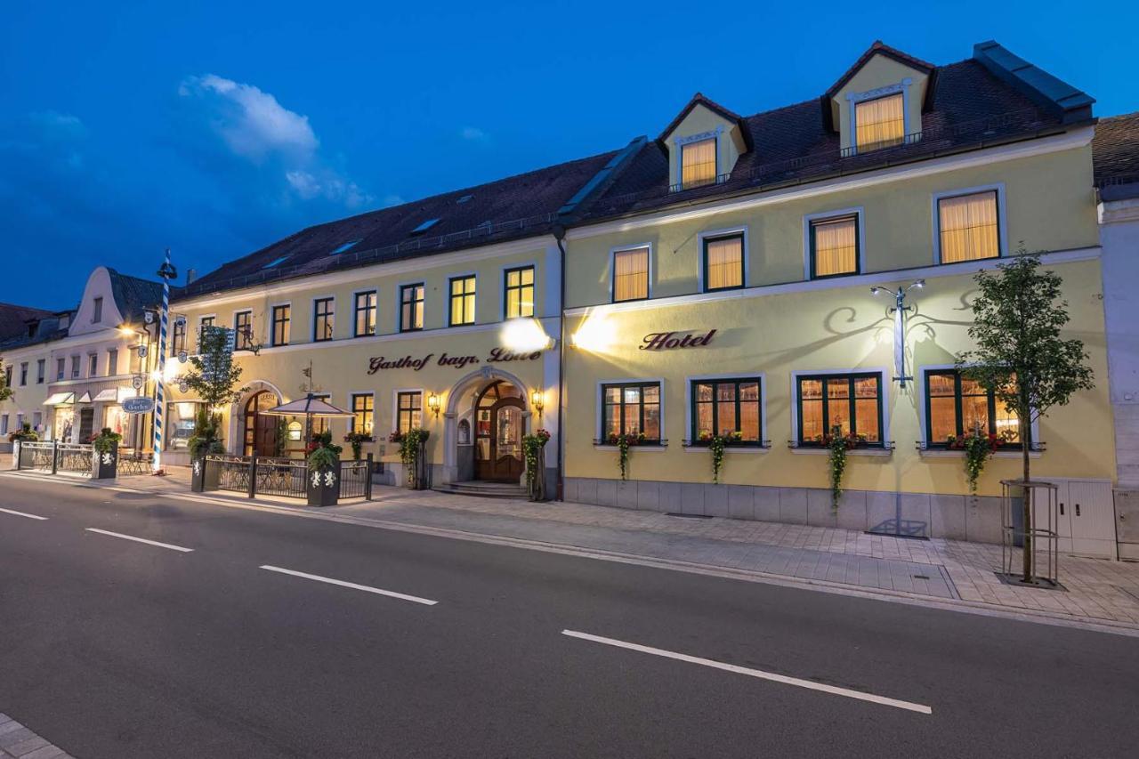 Hotel Bayrischer Loewe Osterhofen Eksteriør billede