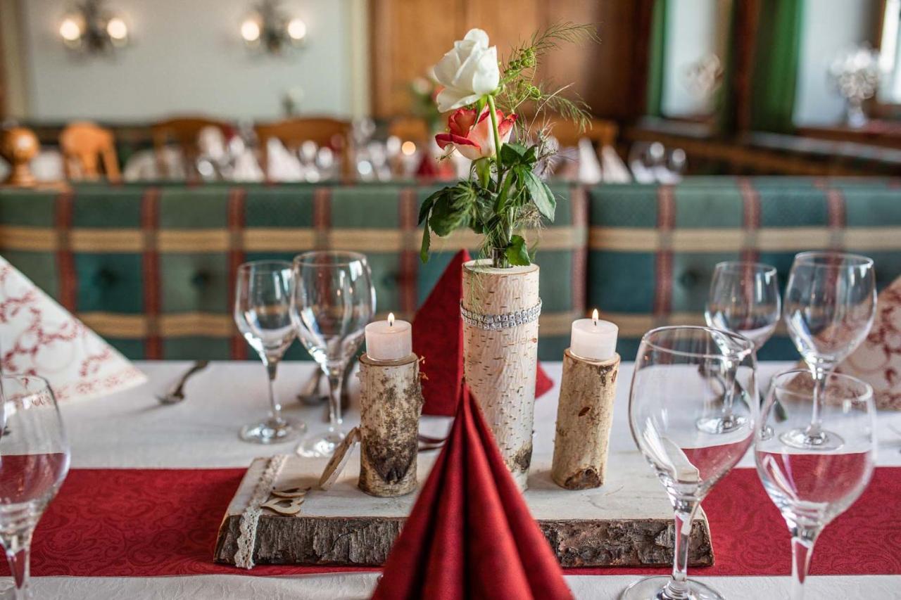 Hotel Bayrischer Loewe Osterhofen Eksteriør billede