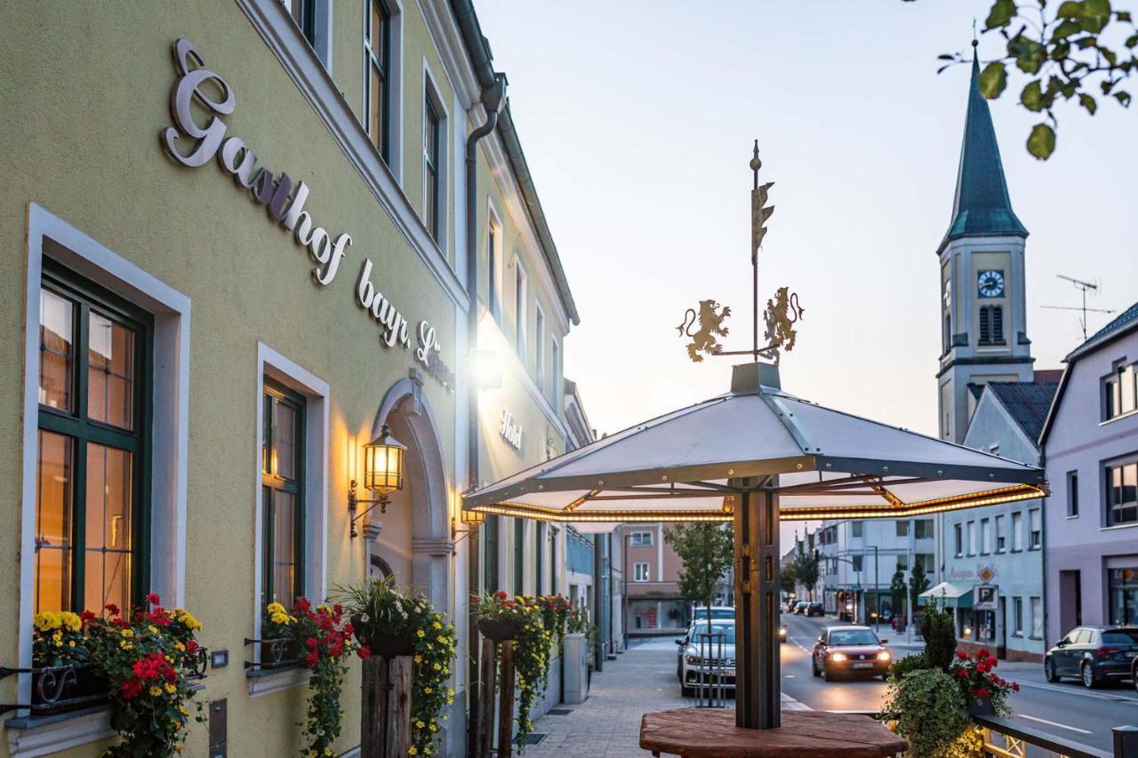 Hotel Bayrischer Loewe Osterhofen Eksteriør billede