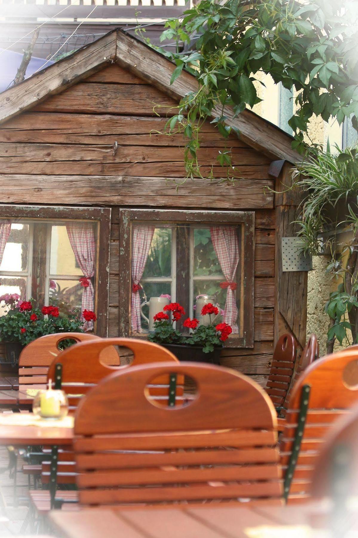 Hotel Bayrischer Loewe Osterhofen Eksteriør billede